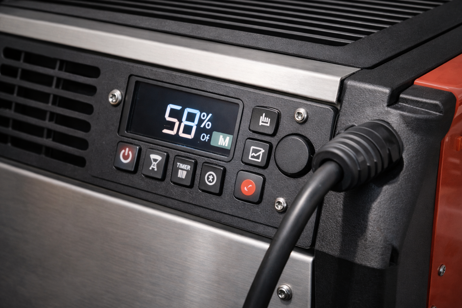 Detailaufnahme eines professionellen Bautrockners im Einsatz